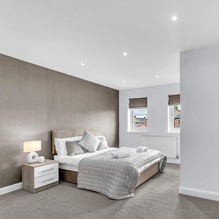 Brook Meadow House, 4 Bed House, Manchester Astley  Exteriör bild