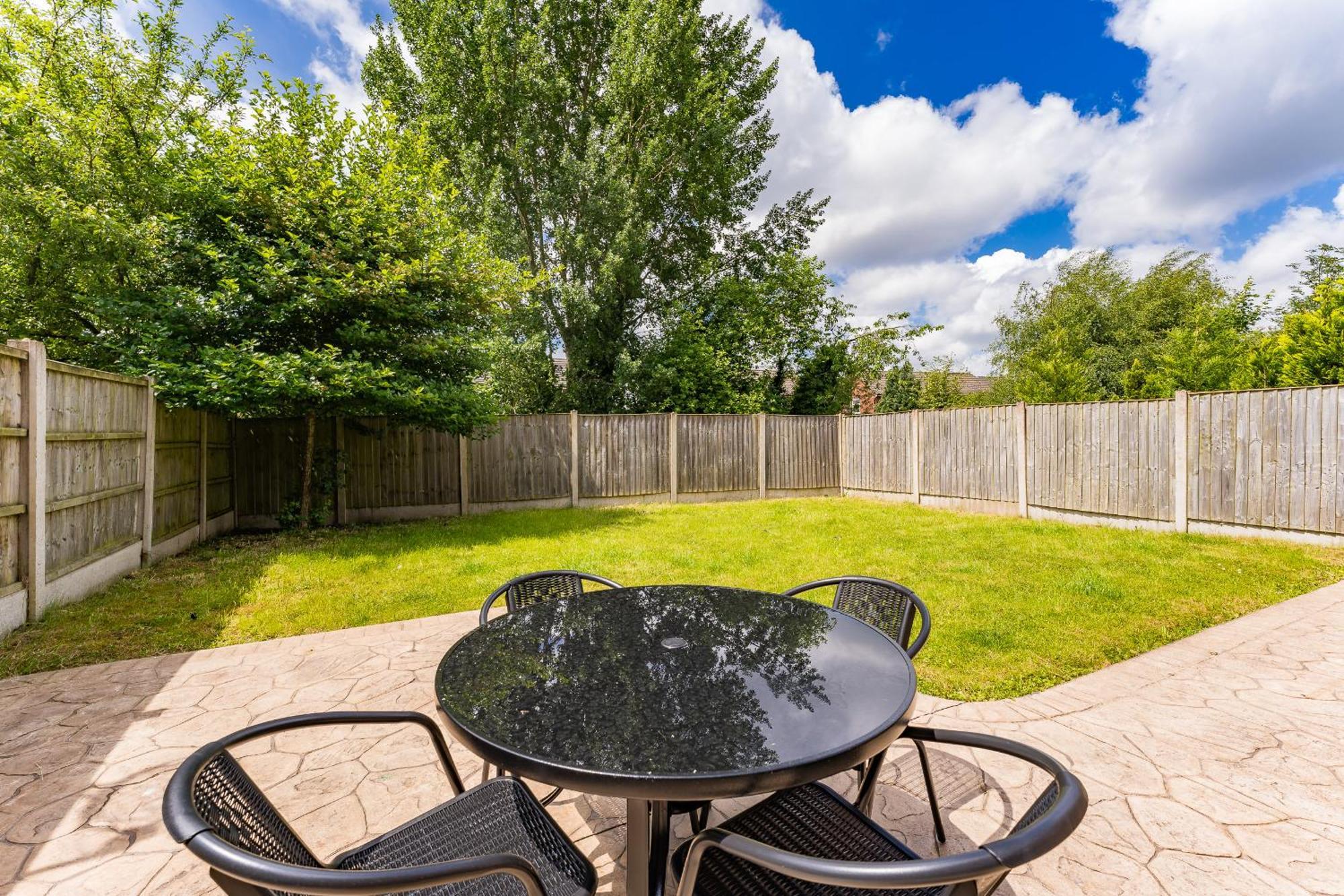 Brook Meadow House, 4 Bed House, Manchester Astley  Exteriör bild