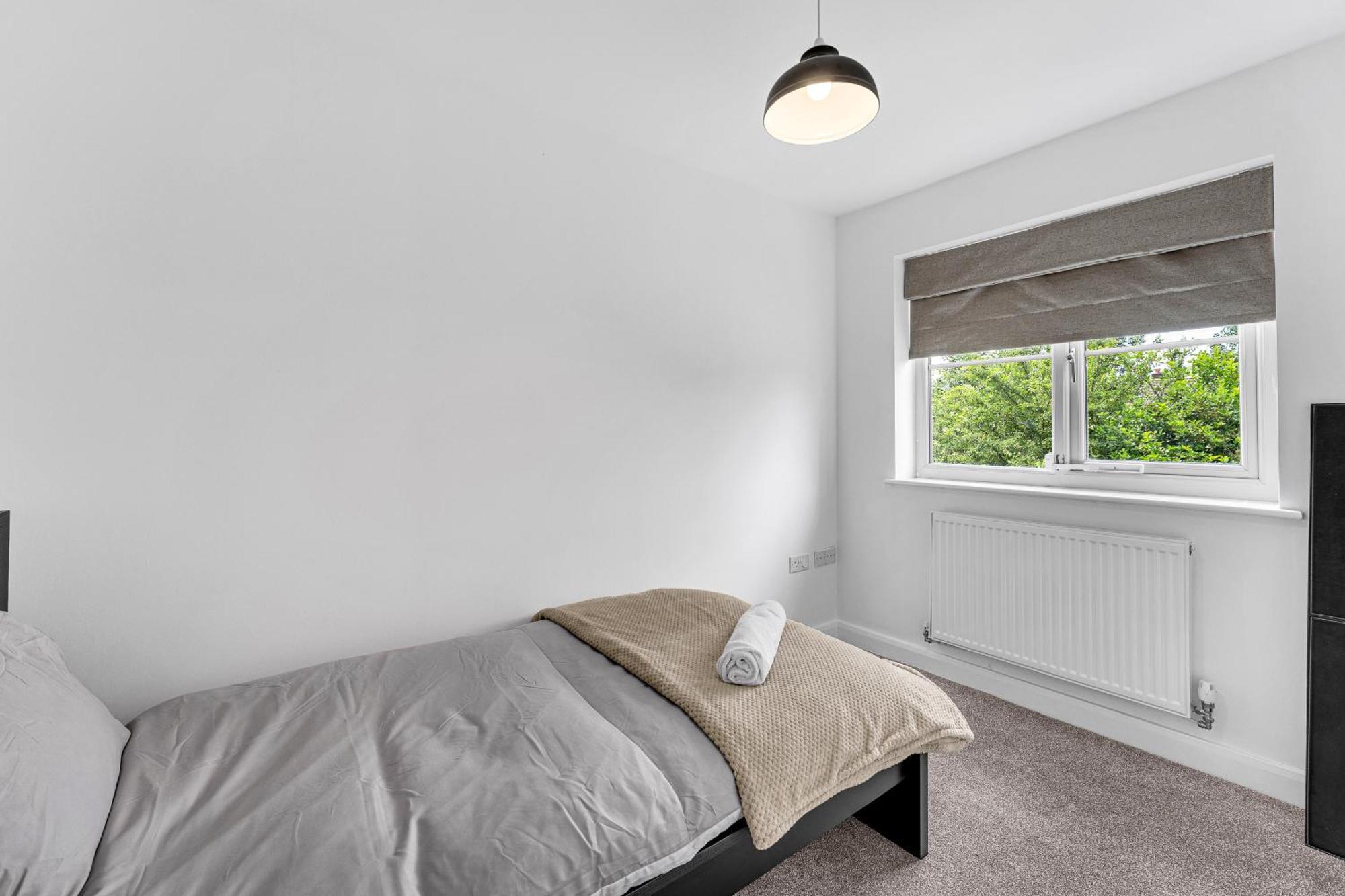 Brook Meadow House, 4 Bed House, Manchester Astley  Exteriör bild