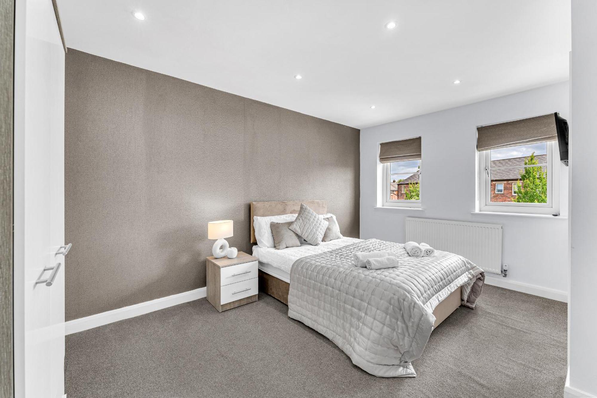 Brook Meadow House, 4 Bed House, Manchester Astley  Exteriör bild