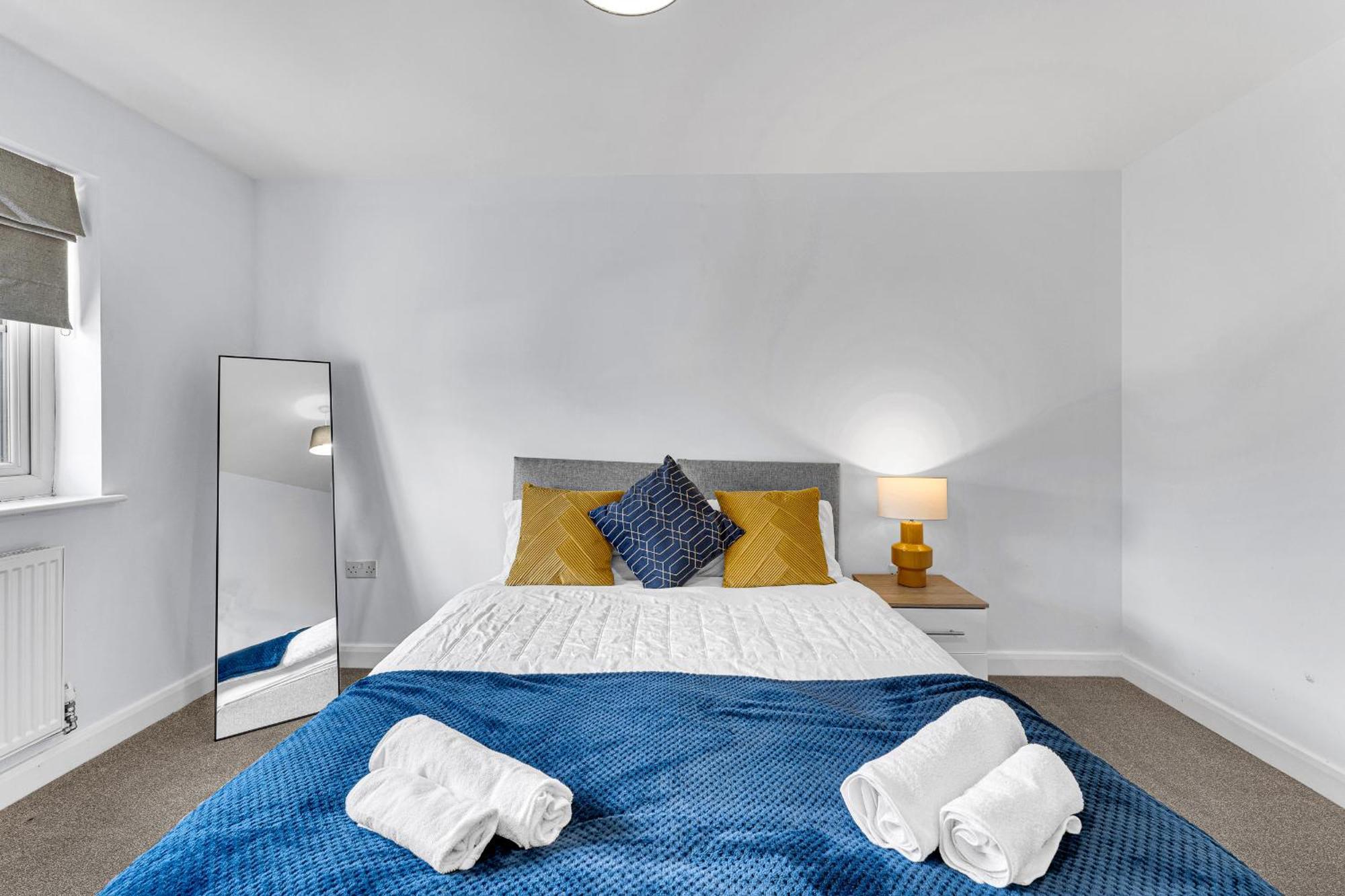 Brook Meadow House, 4 Bed House, Manchester Astley  Exteriör bild